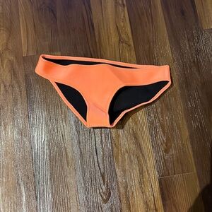 Triangl swim bikini bottoms small